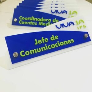 Señalización en acrílico